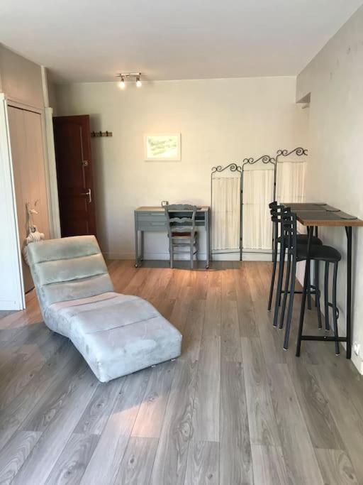 Chez-Sixtine Appartement Albon Buitenkant foto